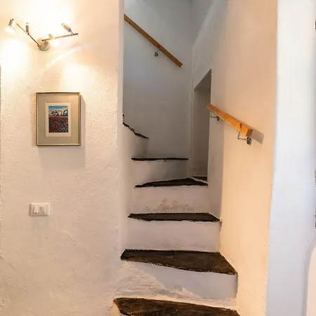 La Terrazza Soleggiata Di Maria By Interhome 巴达卢科