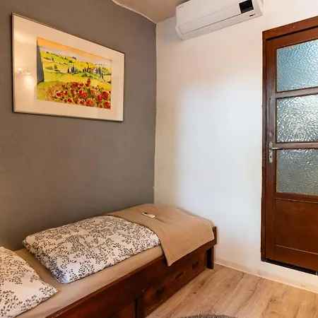 La Terrazza Soleggiata Di Maria By Interhome 巴达卢科