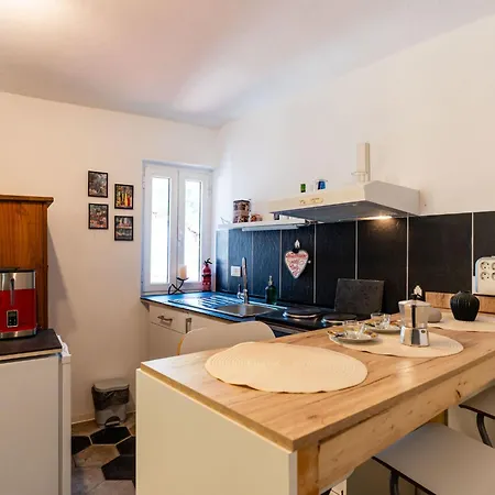 La Terrazza Soleggiata Di Maria By Interhome * 巴达卢科